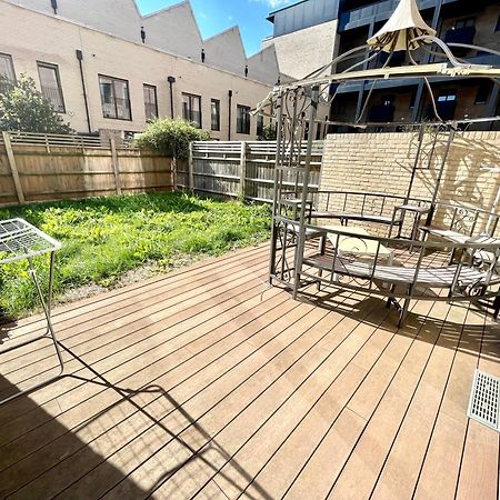 London Stratford Luxury House, 5 Minutes Walk Station, Westfield, 3 Bedrooms 3 Bathrooms, Reception, Garden, Parking Экстерьер фото