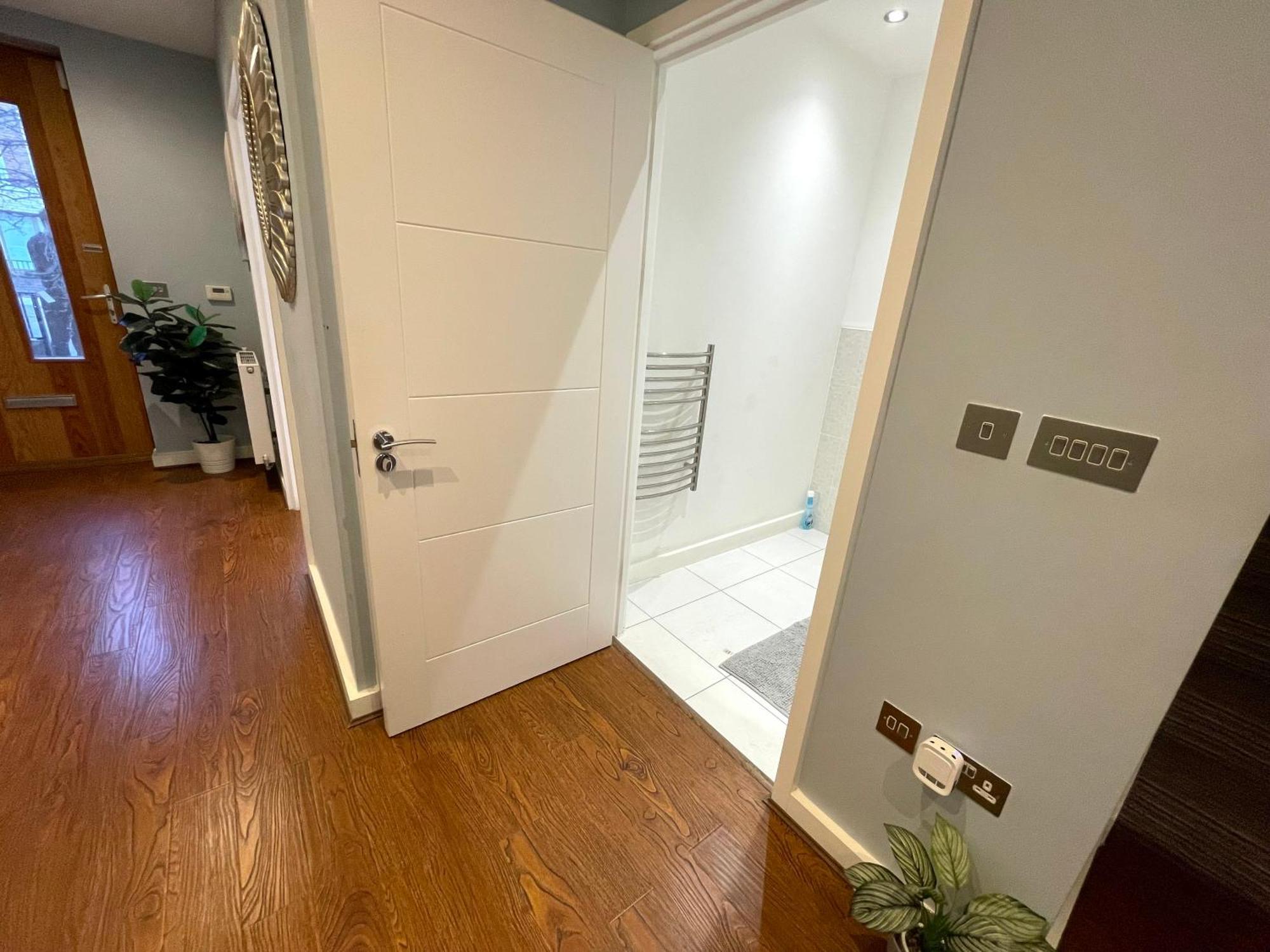 London Stratford Luxury House, 5 Minutes Walk Station, Westfield, 3 Bedrooms 3 Bathrooms, Reception, Garden, Parking Экстерьер фото