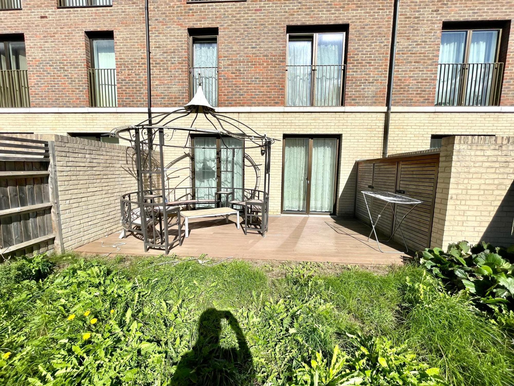 London Stratford Luxury House, 5 Minutes Walk Station, Westfield, 3 Bedrooms 3 Bathrooms, Reception, Garden, Parking Экстерьер фото